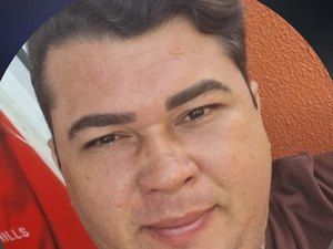 Cabeleireiro é assassinado a tiros em praça pública no Agreste de Alagoas