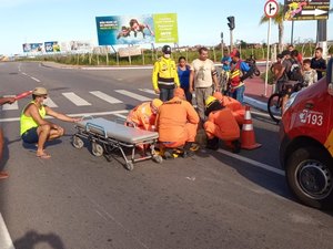 Motociclista fica ferida em colisão com carro na AL-220, em Arapiraca