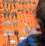 Mulher é presa tentando vender joias roubadas em restaurante de Paripueira 