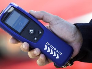 PRF começa a usar bafômetro que detecta pela respiração se motorista consumiu álcool