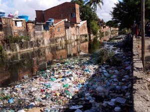 Prática do descarte irregular agrava problemas durante o período chuvoso