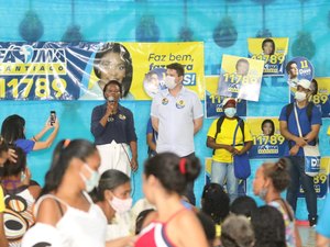 'Vamos para o segundo turno com a força das mulheres e homens de Maceió', afirma Davi Davino Filho