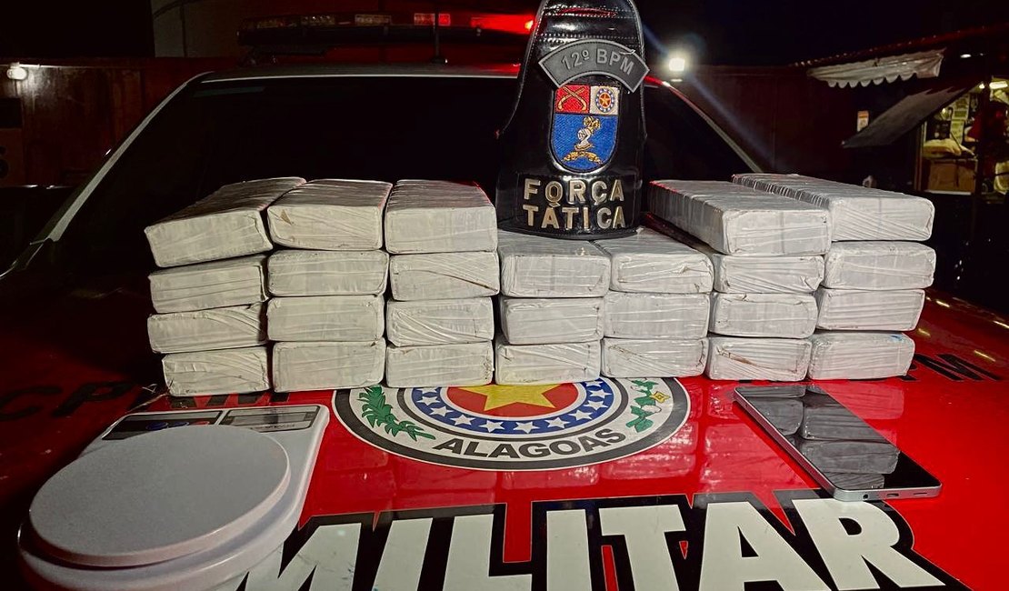 Denúncia anônima leva polícia a apreender mais de 24 kg de maconha em Maceió