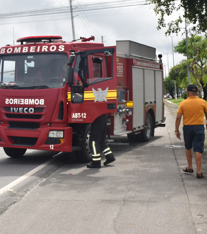 Colisão entre carro e motocicleta deixa homem ferido no bairro da Pajuçara