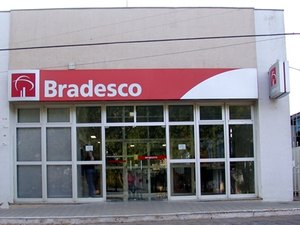 Agência Bradesco de Arapiraca cumpre leis de atendimento bancário