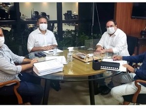 Luciano Barbosa comemora  publicação de edital que autoriza obras em  Arapiraca