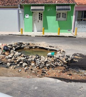 Prefeitura vai solicitar à Casal que feche os buracos que foram abertos para conserto de vazamento