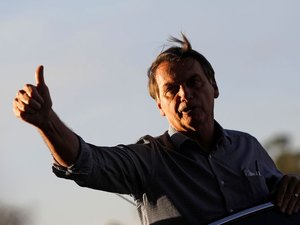 Bolsonaro diz que sancionará projeto que amplia posse de arma no campo