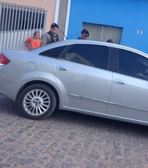 Vendedora tem cerca de R$ 40 mil levados em joias