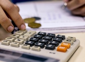 Apenas 25% dos jovens de 18 a 30 anos fazem controle financeiro