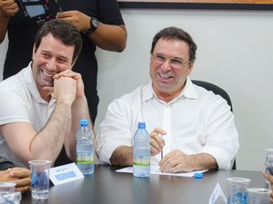 Deputado Daniel celebra investimento para obra de novo complexo educacional
