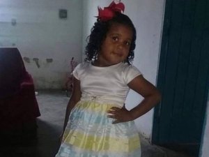 Criança de quatro anos morre após cair em buraco de seis metros em Murici