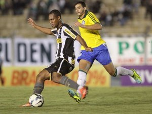 Assim como há 12 anos, Botafogo e Palmeiras duelam na luta contra degola