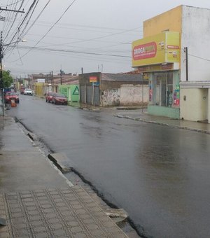 Internautas fazem “prece” e chuva chega em Arapiraca
