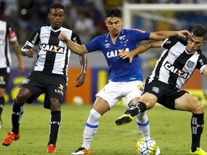 Palmeiras perde. Com arbitro confuso, Flu e Santa ficam no empate. Cruzeiro empata na estreia de técnico.