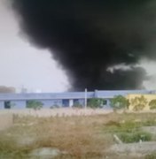 [Vídeo]Incêndio atinge fábrica localizada as margens da AL 220 em Limoeiro de Anadia