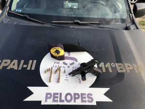 Jovem é preso com arma e munições em Penedo