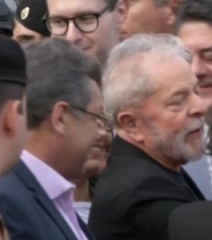 Após decisão judicial, Lula deixa a prisão na PF em Curitiba