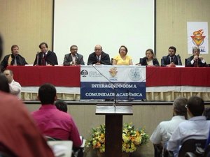 Sessão itinerante da 1ª Câmara Cível contempla alunos da Uneal