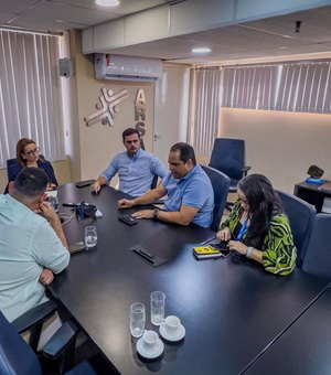 Deputado Alexandre Ayres cobra solução da BRK para falta de água em Marechal Deodoro