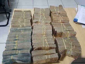 Irmão de deputado do PSDB é detido com R$ 500 mil após sair de banco
