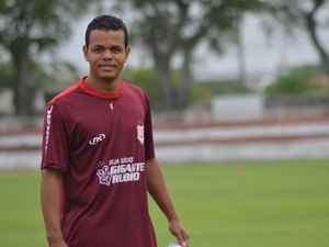 Lateral esquerdo e técnico com passagem no ASA reforçam Porto de Caruaru