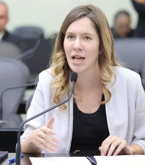 Cibele Moura propõe criação de prontuário único intersetorial para autistas em AL