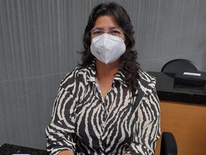 [Vídeo] Vereadora solicita implantação de atendimento odontológico nos fins de semana