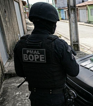 Bope apreende drogas em ponto de tráfico na Grota da Moenda, em Maceió
