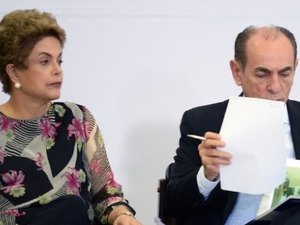 PMDB racha com 'centrão' e lança ex- ministro para a presidência da Câmara