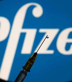 Covid-19: novo lote de vacinas da Pfizer chega ao Brasil