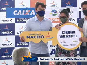 Em cerimônia, prefeito JHC entrega primeiras chaves do Vale Bentes II