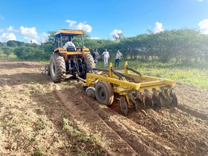 Programa encerra sétima edição em Palmeira com mais de 4 mil tarefas de terras aradas