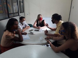 Líder religioso de matriz africana se reúne com gestora da FMAC