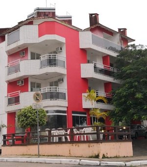 Família é achada morta e amarrada em apart-hotel em Florianópolis