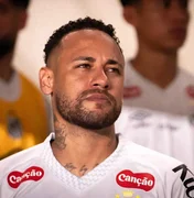 Neymar se irrita após drible e dá tapa em Robinho Jr em treino do Santos
