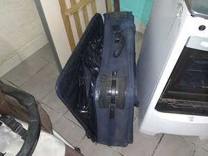 Mãe é acusada de matar a filha e de esconder o corpo em mala