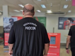 Procon Maceió autua três agências bancárias por má prestação de serviço