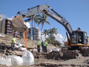 Prefeitura de Maceió inicia trabalho de contenção da erosão na orla