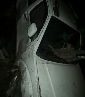 Uma pessoa morre e outras seis ficam feridas em acidente na BR-101