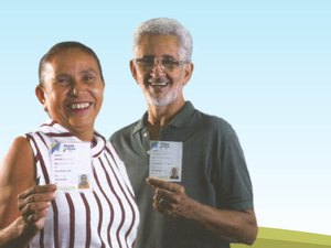 Assistência Social de Penedo entrega Carteira do Idoso para transporte gratuito e de portador de Fibromialgia neste sábado, 13