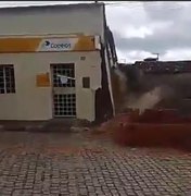[Vídeo] Prédio de agência dos Correios desaba em Minador do Negrão