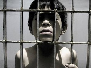 Menor tenta roubar celular e é detido por populares