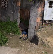 Jovem é arrastado por grupo encapuzado e é executado em grota de Maceió