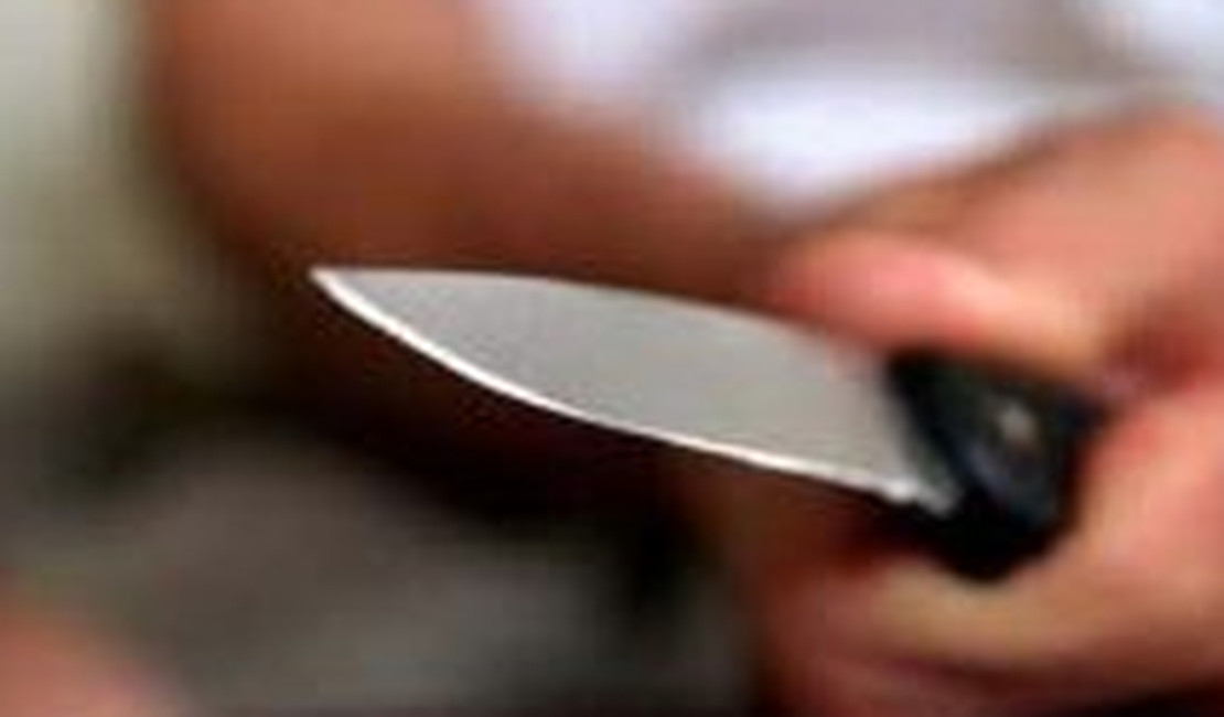 Homem armado com faca atinge vítima e foge na cidade de Belém