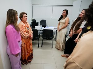 Ministra das Mulheres visita Casa da Mulher Alagoana, em Maceió