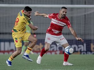 CRB vence Brusque de virada e respira fora da zona de rebaixamento na Série B