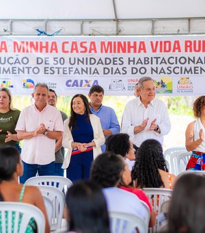 Ronaldo Lessa participa da entrega de casas a quilombolas em Dois Riachos