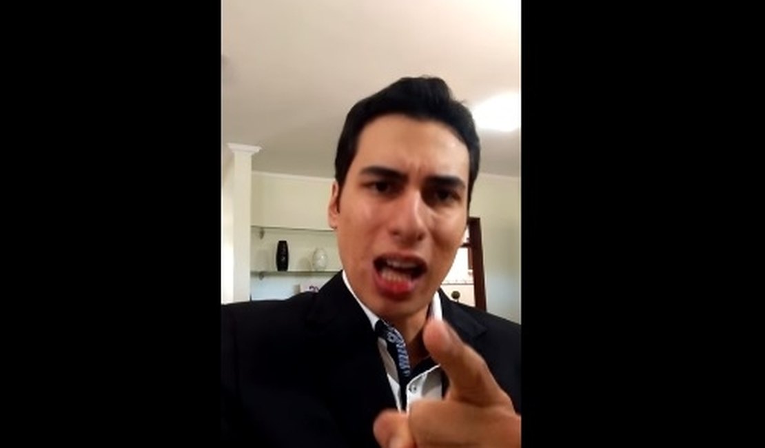 [VÍDEO] Advogado ameaça 'decapitar' Dilma Rousseff caso ela não renuncie