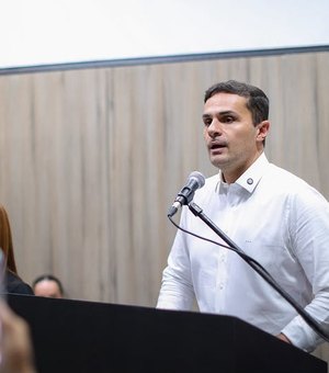 Conquista defendida por Alexandre Ayres na Uncisal ganha homenagem especial ao pai do parlamentar